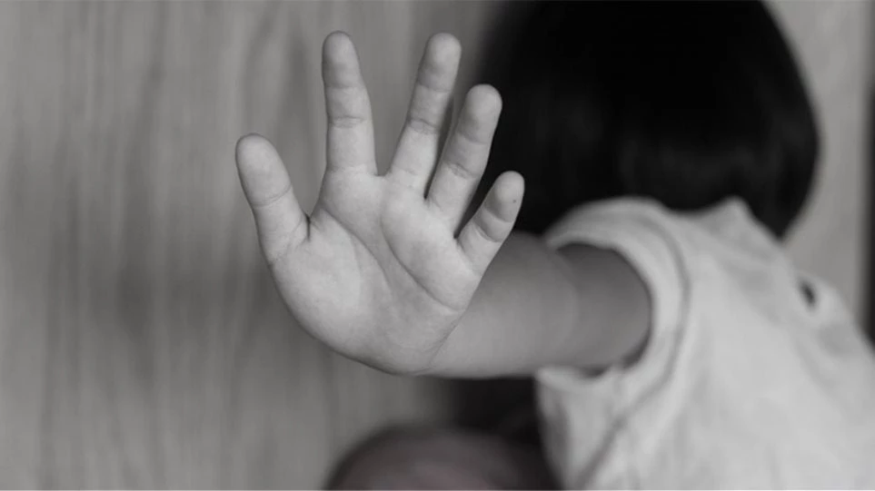 Περίεργη υπόθεση στη Θεσσαλονίκη με 37χρονο στον οποίο ασκήθηκε δίωξη για αιμομιξία και βιασμό